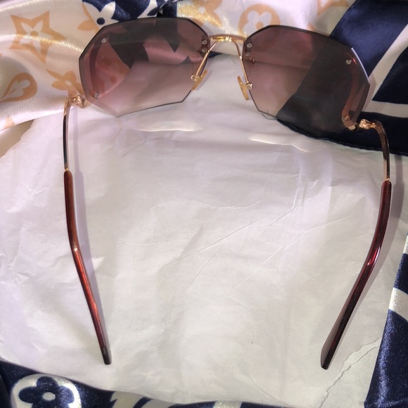 Oh Just Blocking The Sun Shades - Picture 13 of 14